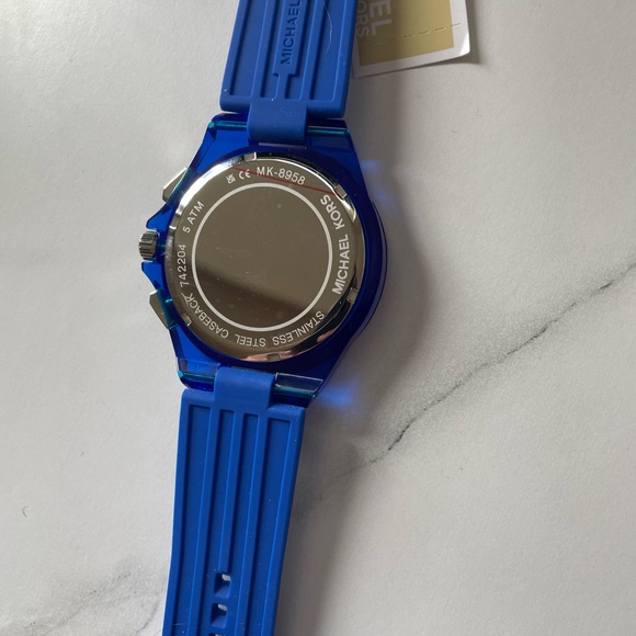 Michael Kors Lennox blue-tone silicone watch - Picture 3 of 4